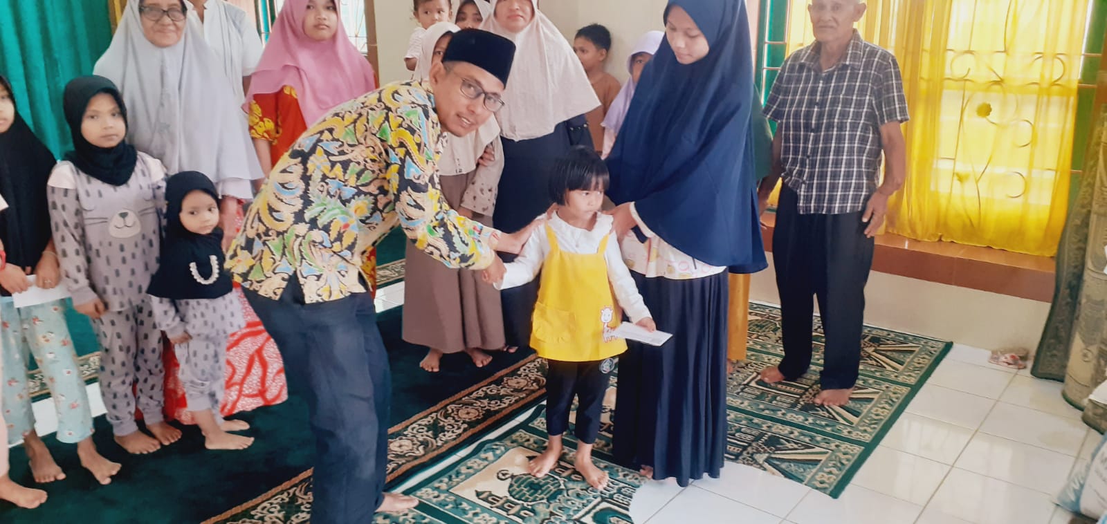 Penyerahan Santuna Anak Yatim Piatu 2023